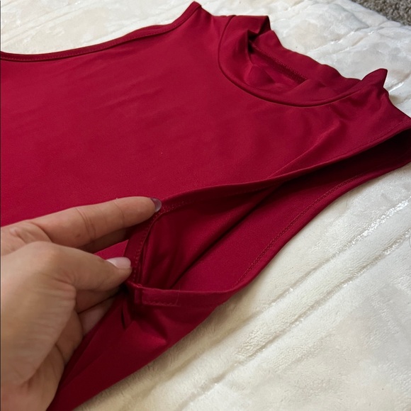 Simple Red Sleeveless crewneck Dress - Picture 3 of 4